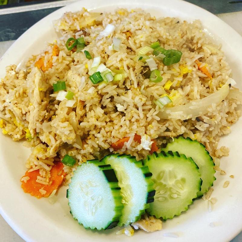 Thai-style fried rice with egg and vegetables